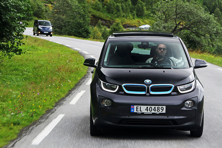 Dünden Bugüne BMW i